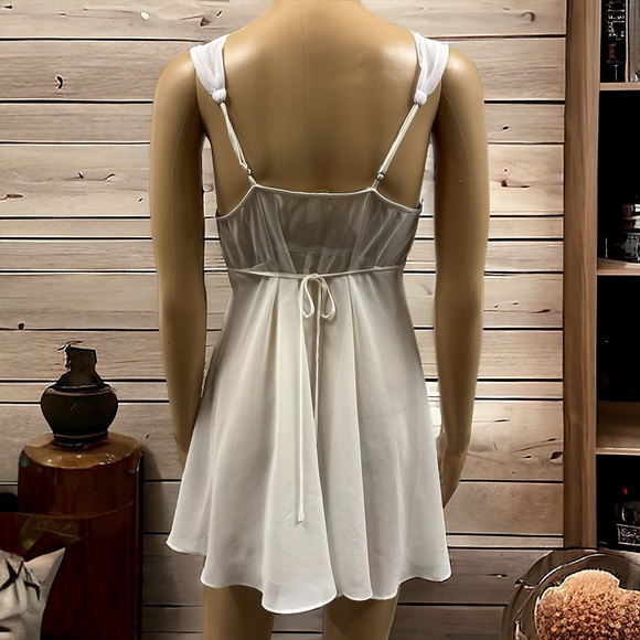 Anthropologie Flora Nikrooz Chemise Lingerie Ivory Embroidered Sequin Neckline M - Picture 8 of 12